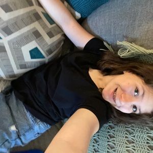 Meet your Posher, Alexis